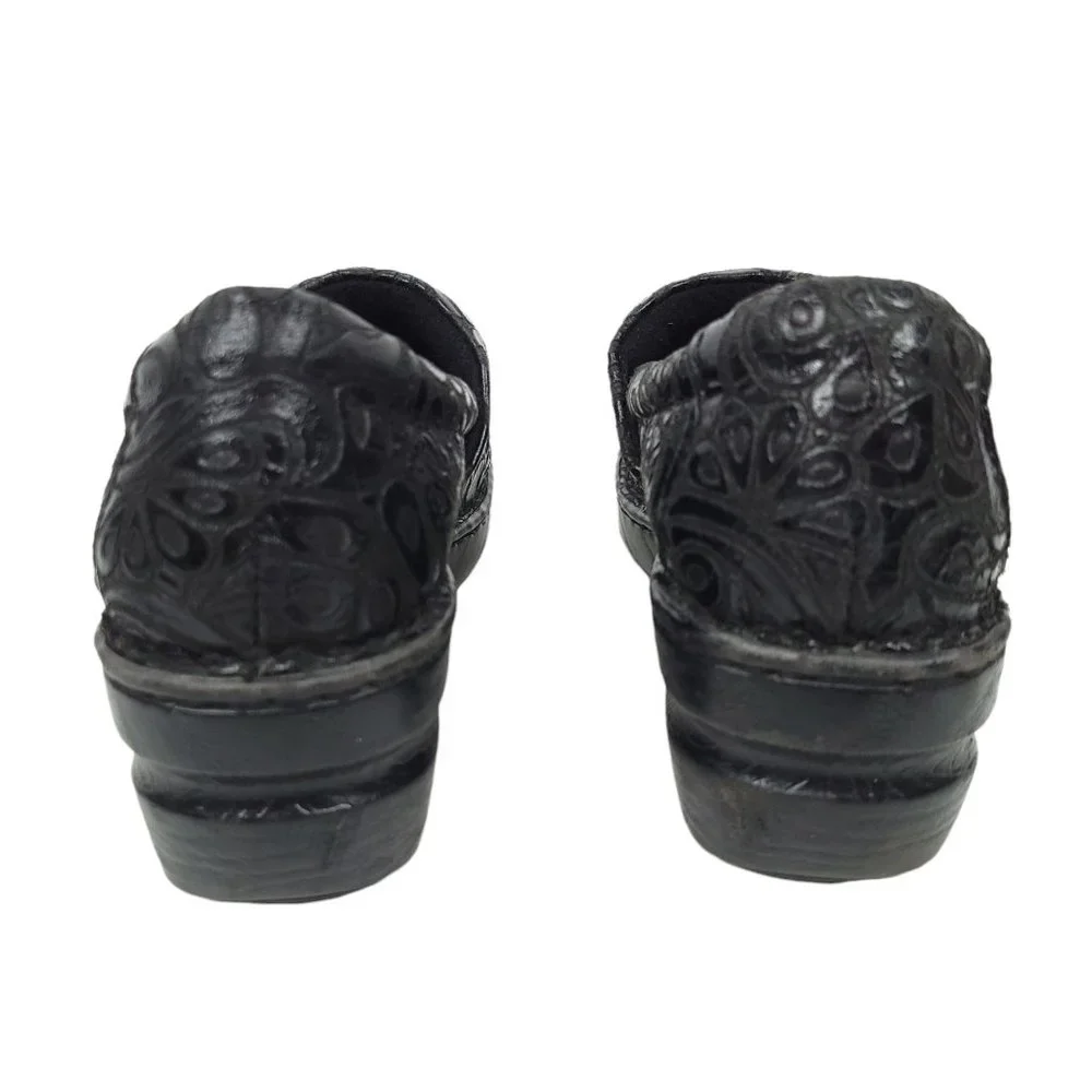 b.o.c. Born Concept Black Peggy Clogs Tooled Leather Slip On Shoes Women Size 7 - Picture 5 of 12